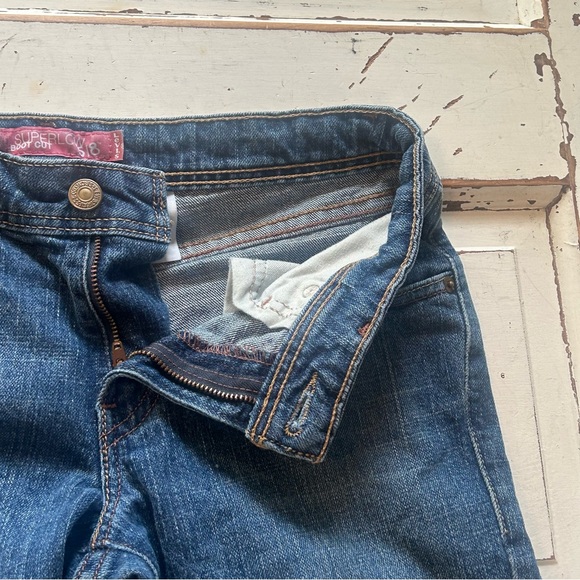 Levi’s 518 Jeans Juniors Size 5 S Medium Wash Super Low Denim Jeans Boot Cut - Picture 7 of 11